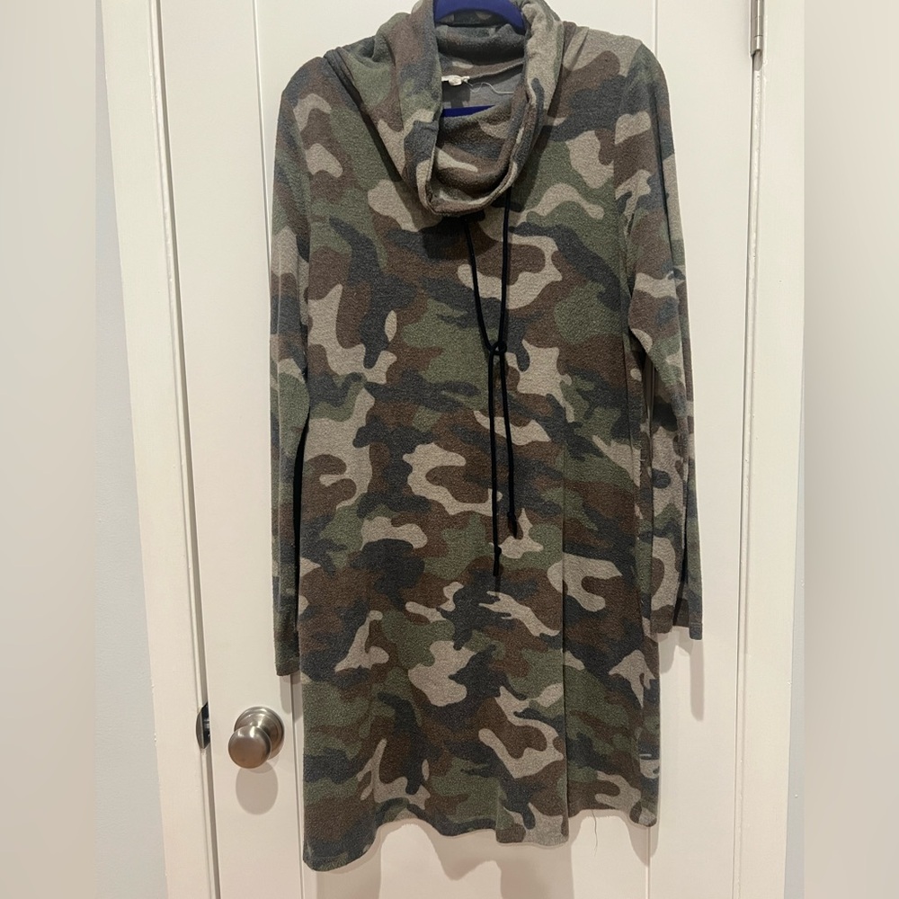 Hem and Thread Camouflage Long Sleeve Cowl Neck Draw String Dress sz L